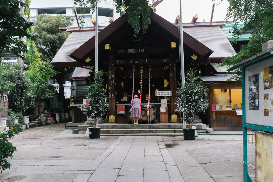 Namiyoke Inari Shrine at the inner market entrance. Dealers come here to pray for good food. There's an altar for almost every species.